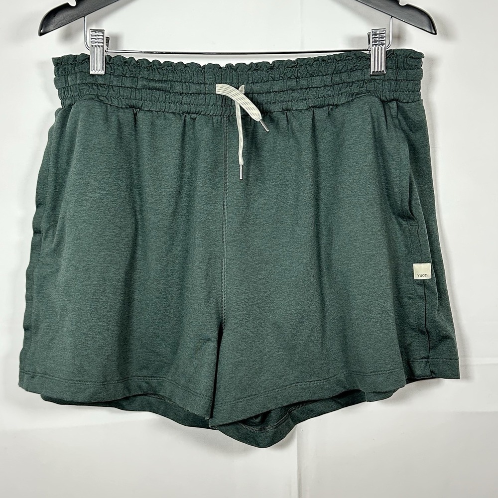 Vuori Heather Green Performance Athletic Shorts XL Men's / Unisex